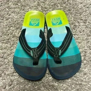 VGUC Kids Reef Sandals - Size 2/3